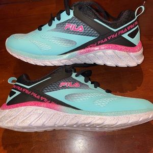 Girls sneakers